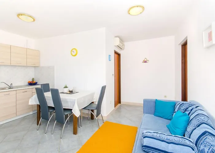Apartments Bee Maja