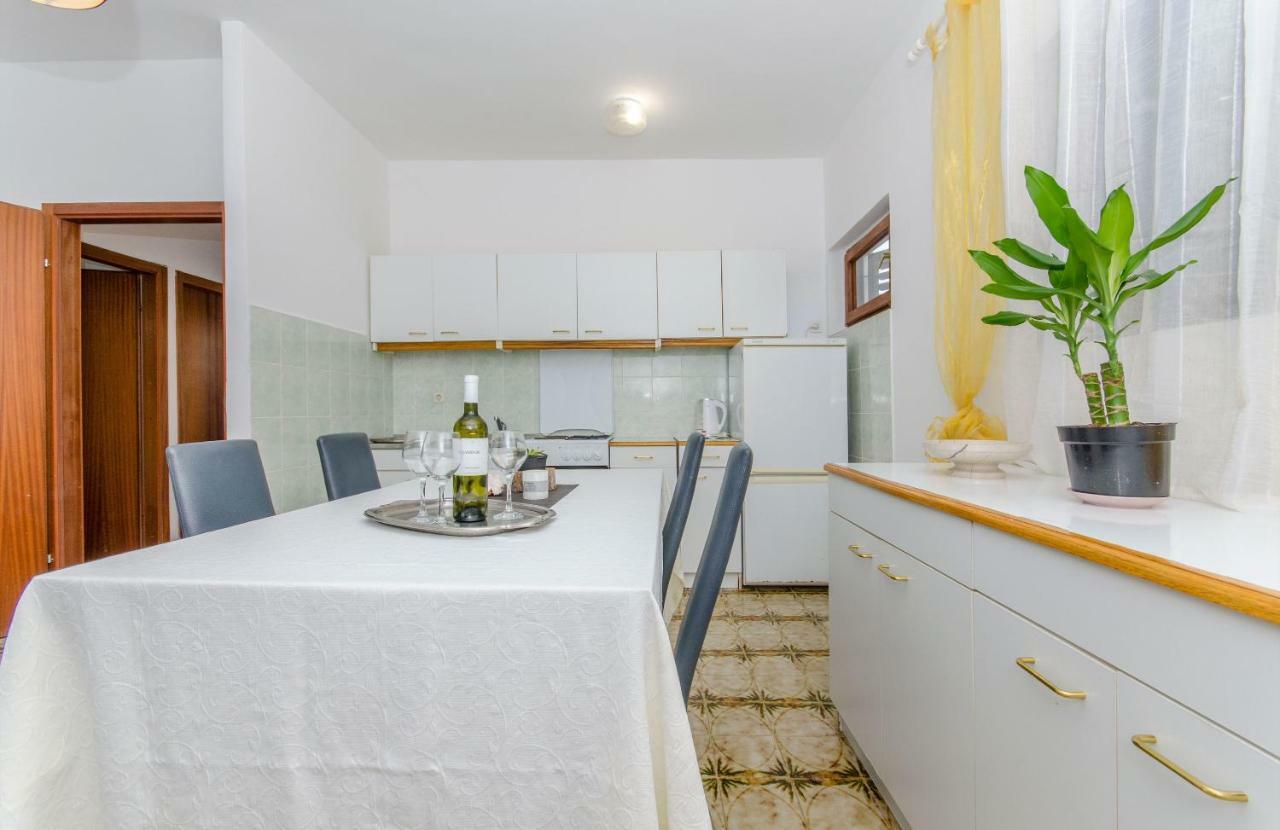 Apartment Bee Maja *